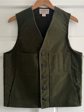 Filson Vintage Style 820 Moleskin Vest. Size 38 Otter Green